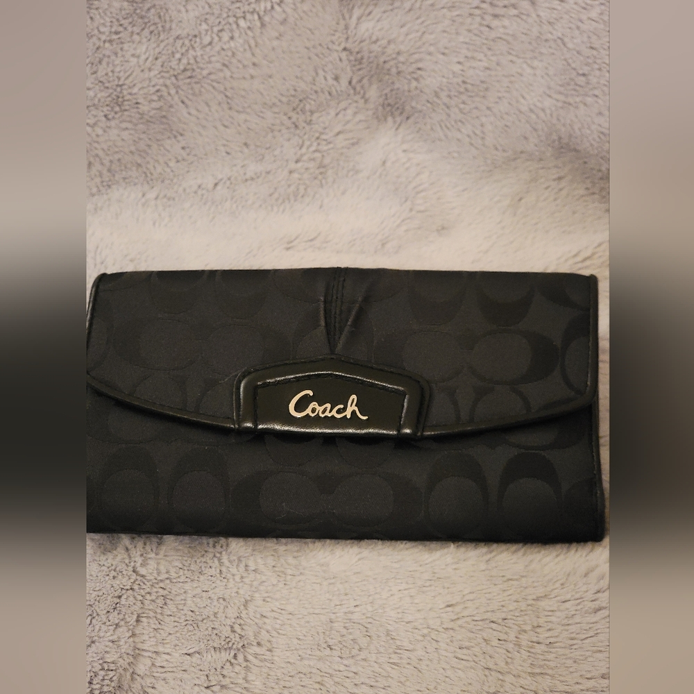 Coach Ashley Signature Canvas BlackTrifold Wallet Clutch